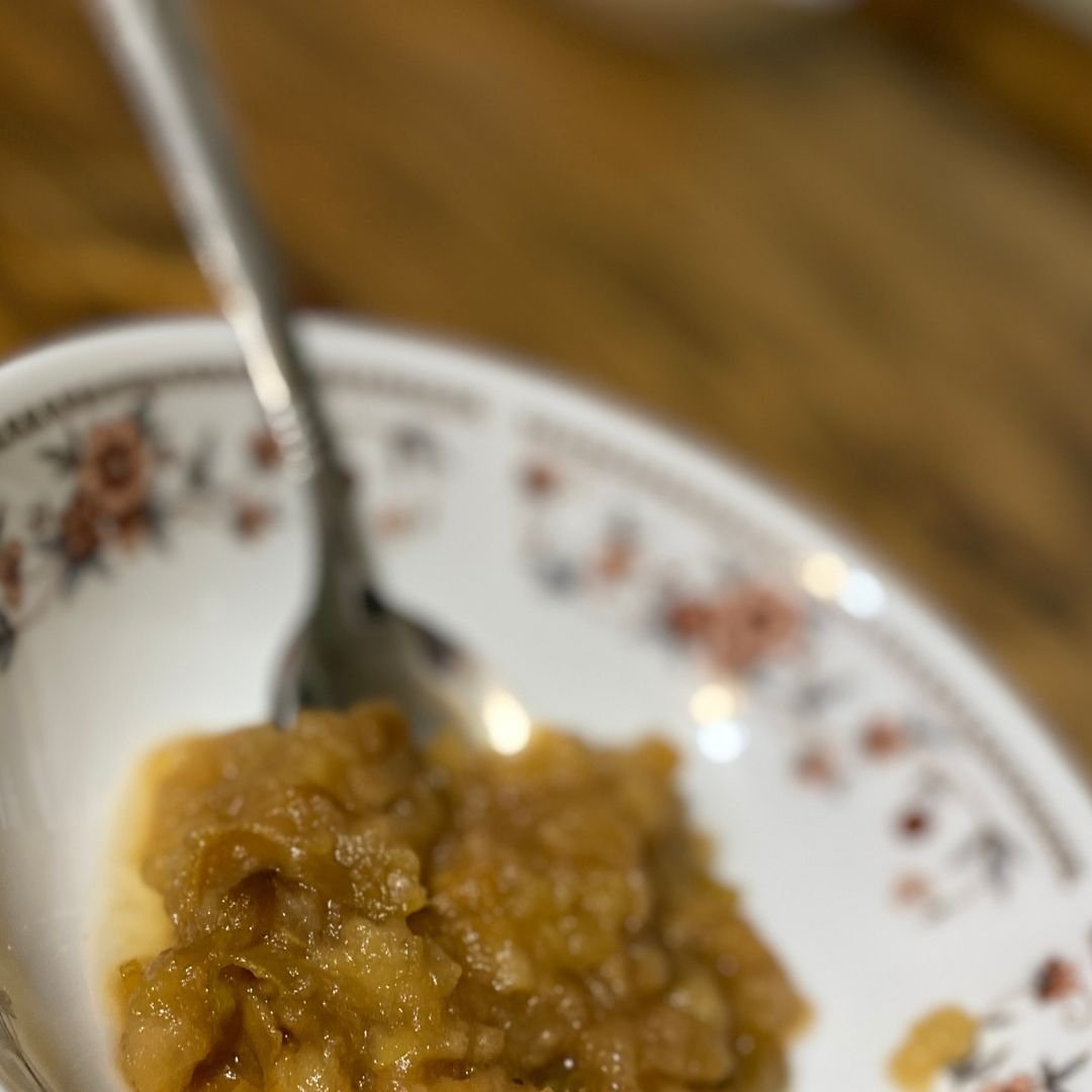 Homemade Applesauce Recipe with Cinnamon & Ginger Mama on the Homestead
