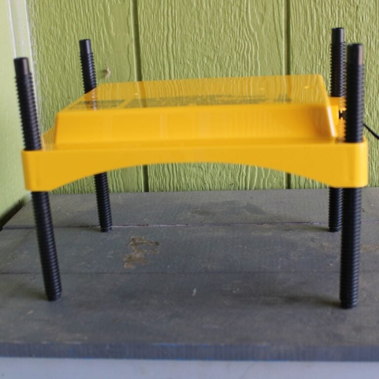 Using Heat Plates for Chickens Brooder & Coop Mama on the Homestead