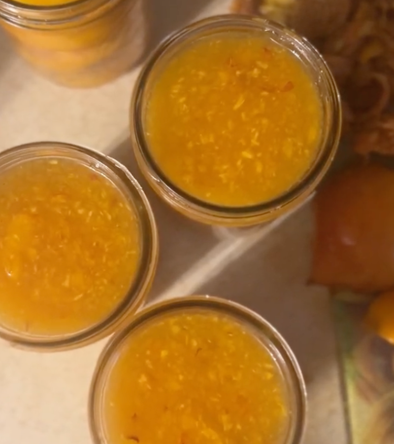 peach freezer jam in jars without lids