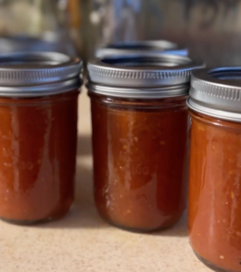jars of canned tomato sauce